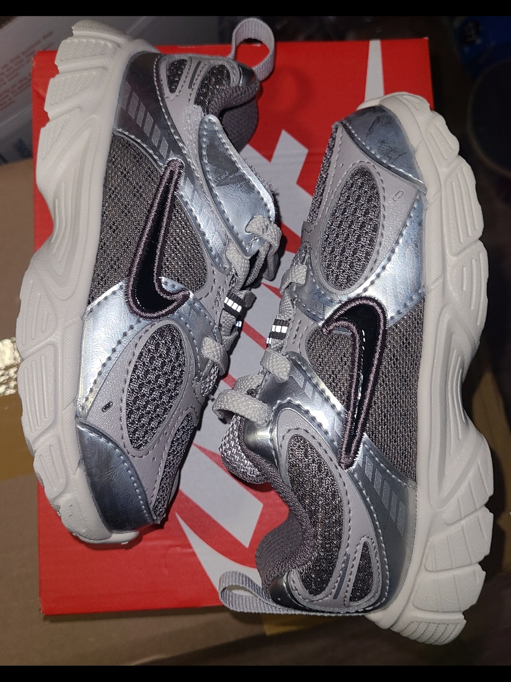 Nike Kids Vomero 5 Lightweight Sneakers 9C